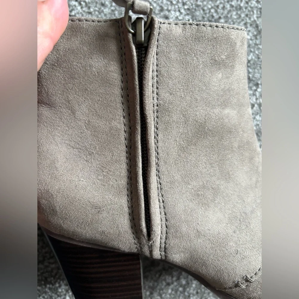 Old Navy Mid Boots With Heel/ Taupe/Sz. (8) - Picture 7 of 12